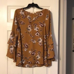 Bell sleeve blouse